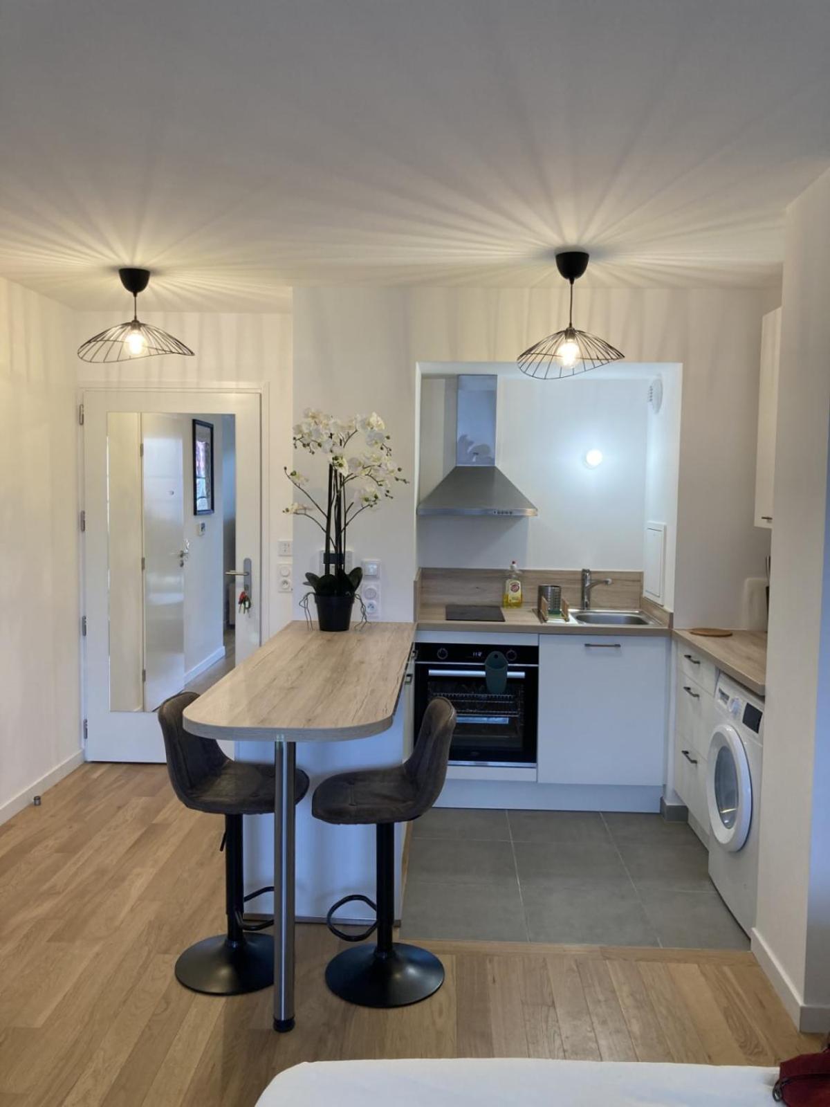 Very And Quiet 42 M In With Parking Apartamento